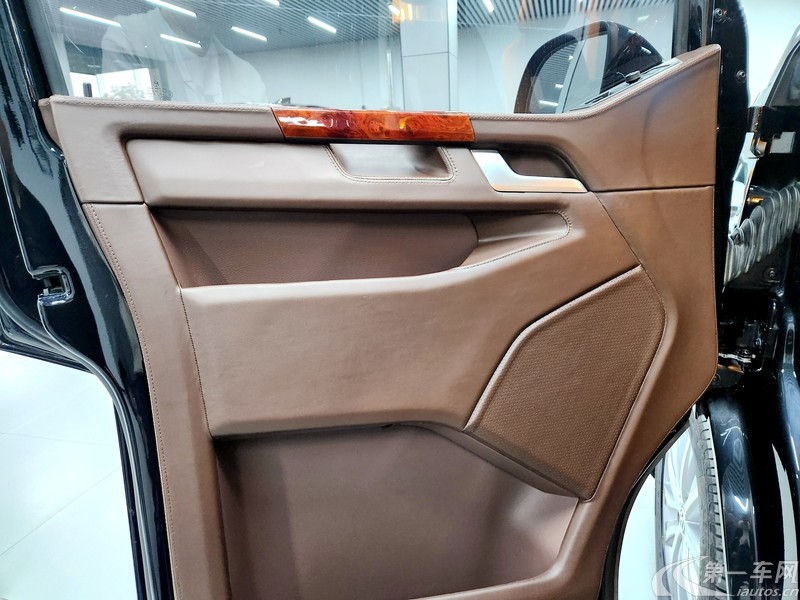 大众凯路威 [进口] 2018款 2.0T 自动 7座 汽油 豪华版 