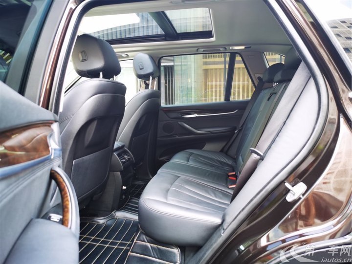 宝马X5 [进口] 2015款 3.0T 自动 四驱 汽油 基本型中东版平行进口 