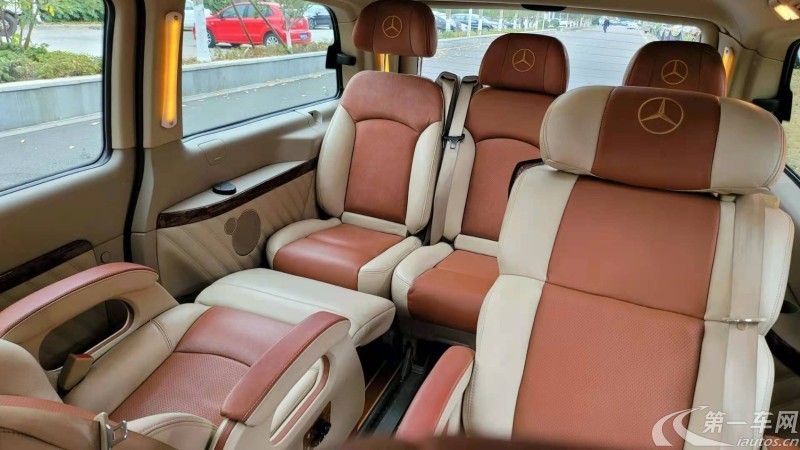 奔驰唯雅诺 2013款 3.0L 自动 7座 汽油 领航版 (国Ⅴ) 