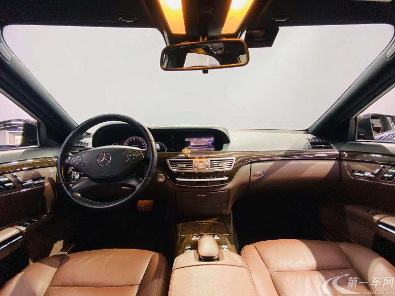 奔驰S级 S300 [进口] 2012款 3.0L 自动 汽油 尊贵型加长版Grand-Edition 
