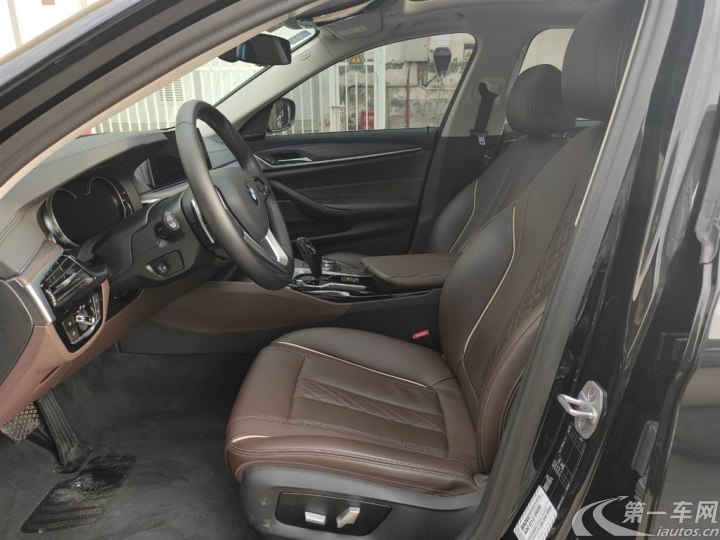 宝马5系 530Li 2018款 2.0T 自动 汽油 尊享型豪华套装改款 (国Ⅵ) 