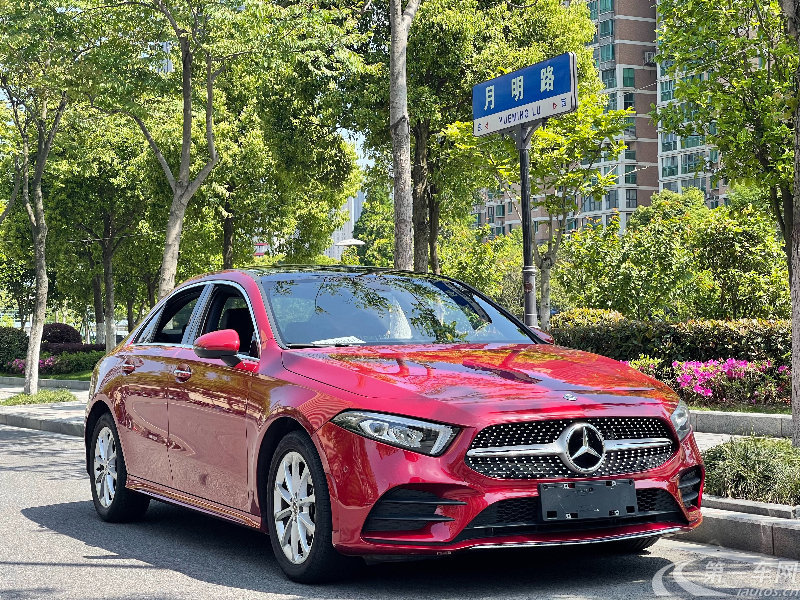 奔驰A级 A200L 2019款 1.3T 自动 运动轿车特别版 (国Ⅵ) 