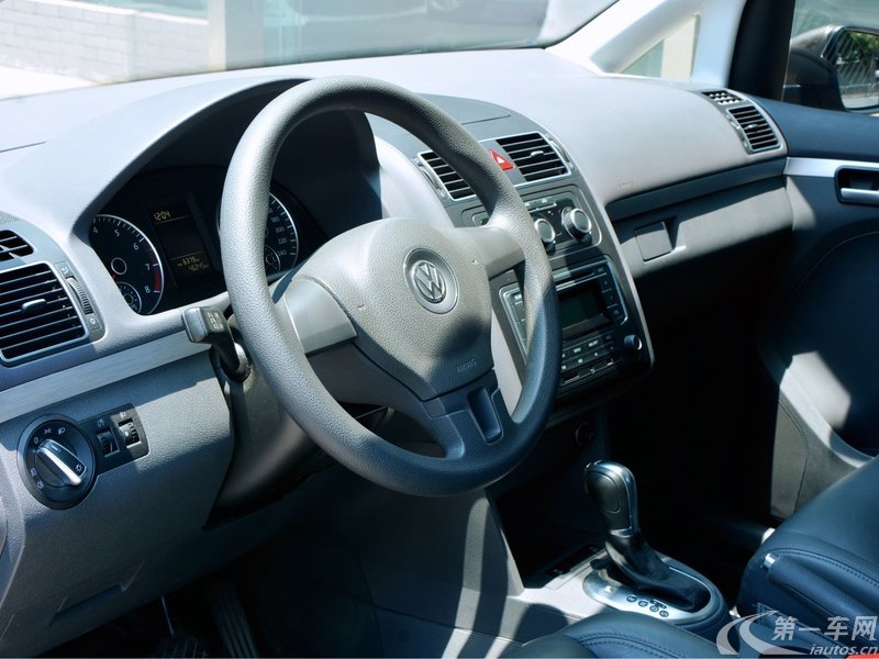 大众途安 2015款 1.4T 自动 5座 汽油 舒适版 (国Ⅴ) 