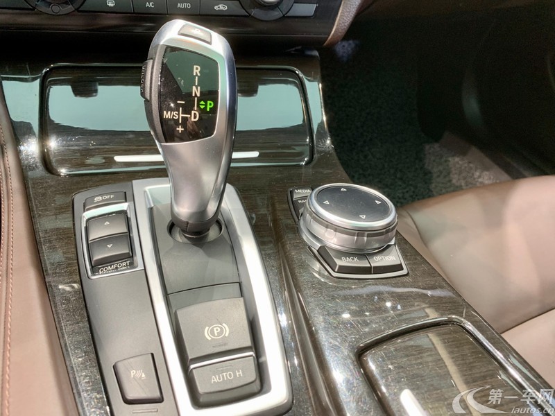 宝马5系 525Li 2014款 2.0T 自动 汽油 豪华设计套装 (国Ⅴ) 