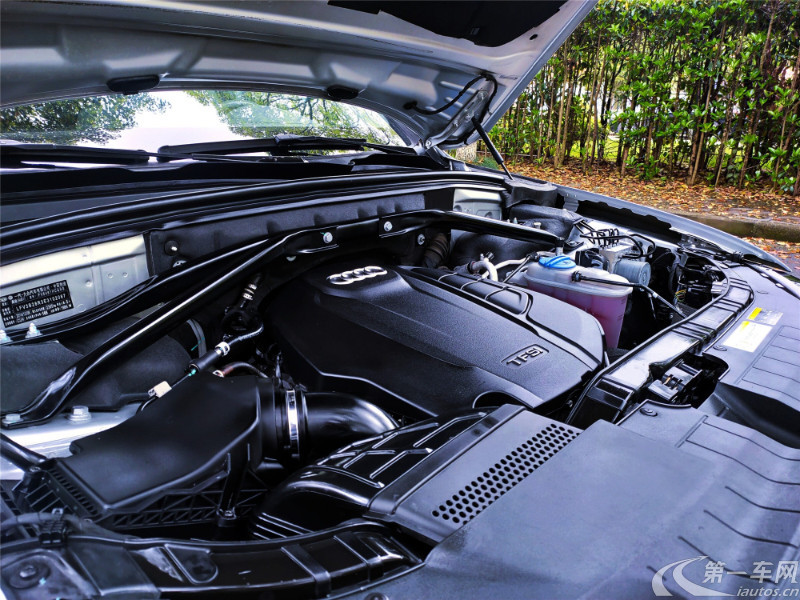 奥迪Q5 2015款 2.0T 自动 四驱 汽油 进取型 (国Ⅴ) 