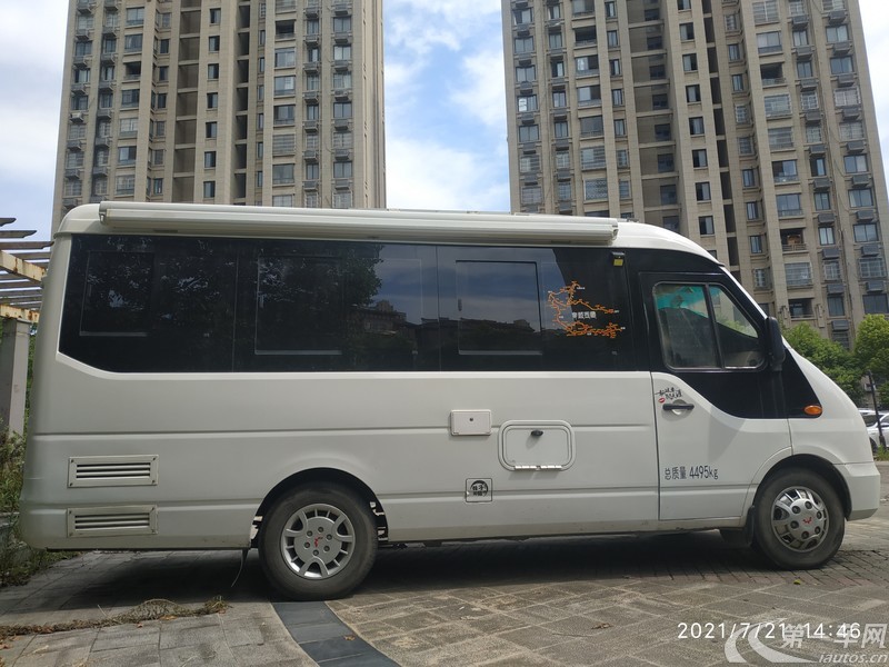五菱荣光 2020款 1.5L 手动 5座 99马力厢式运输车 (国Ⅵ) 