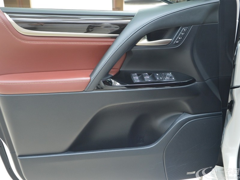 雷克萨斯LX 570 [进口] 2019款 5.7L 自动 四驱 Super-Sport S中东版平行进口 (欧Ⅴ) 