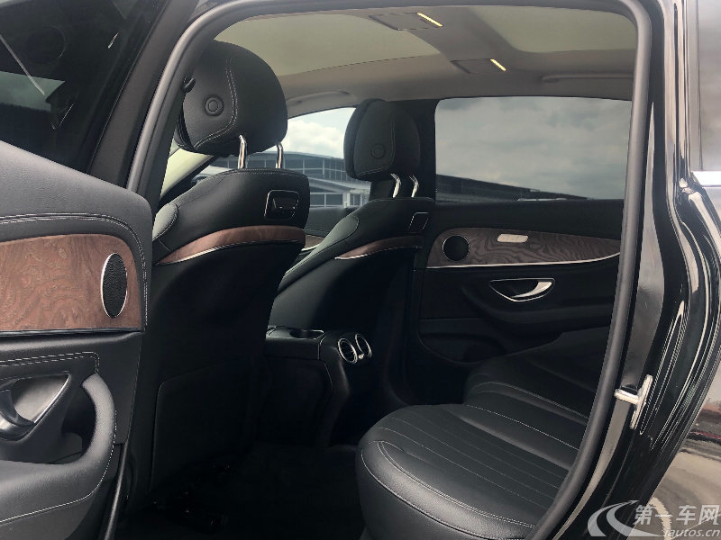 奔驰E级 E300 [进口] 2019款 2.0T 自动 汽油 运动型 