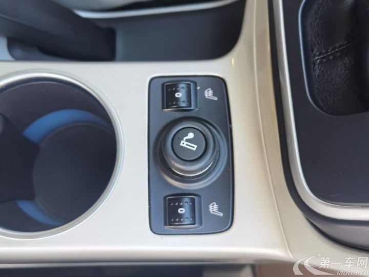 福特翼虎 2015款 2.0T 自动 四驱 尊贵型 (国Ⅳ) 