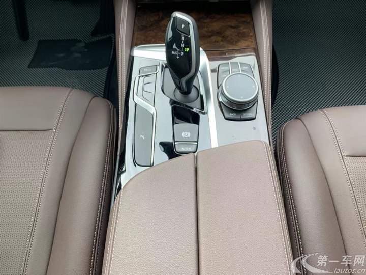 宝马5系 525Li 2019款 2.0T 自动 汽油 豪华套装改款 (国Ⅵ) 