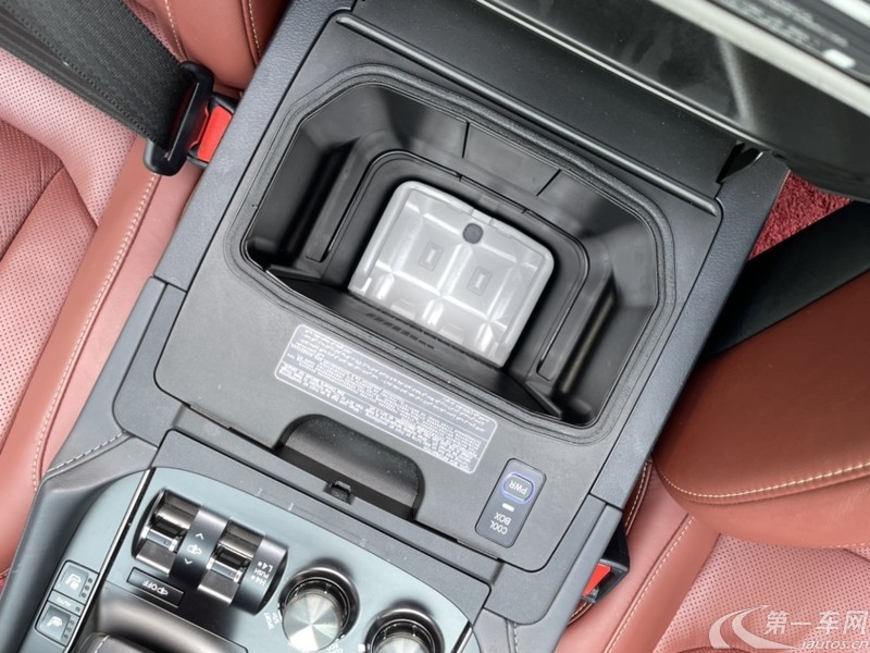 雷克萨斯LX 570 [进口] 2019款 5.7L 自动 四驱 尊贵豪华版 