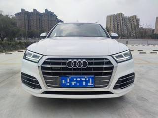 奥迪Q5L 40TFSI 2.0T 自动 荣享时尚型 