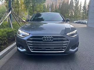 奥迪A4L 40TFSI 2.0T 自动 时尚致雅型 