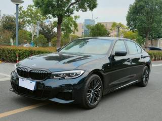 宝马3系 325Li 2.0T 自动 M运动曜夜套装 