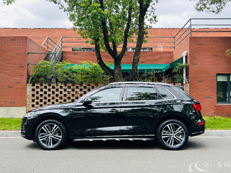 奥迪Q5L 40TFSI 2020款 2.0T 自动 荣享时尚型 (国Ⅵ) 