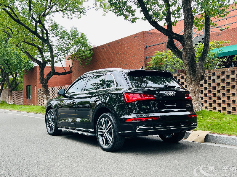 奥迪Q5L 40TFSI 2020款 2.0T 自动 荣享时尚型 (国Ⅵ) 