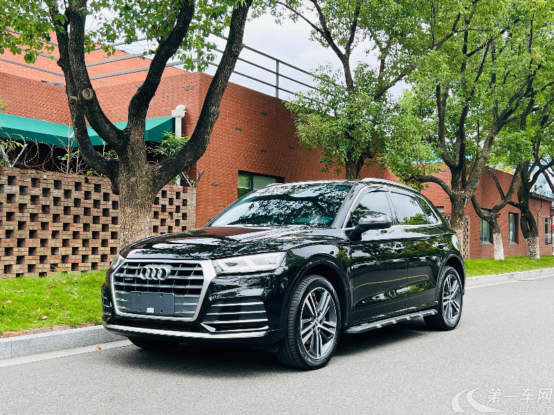 奥迪Q5L 40TFSI 2020款 2.0T 自动 荣享时尚型 (国Ⅵ) 