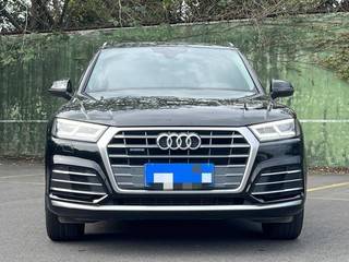 奥迪Q5L 40TFSI 2.0T 自动 荣享时尚型 