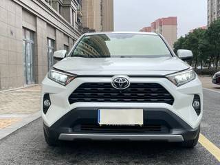 丰田RAV4 荣放 2.0L 自动 尊贵版 