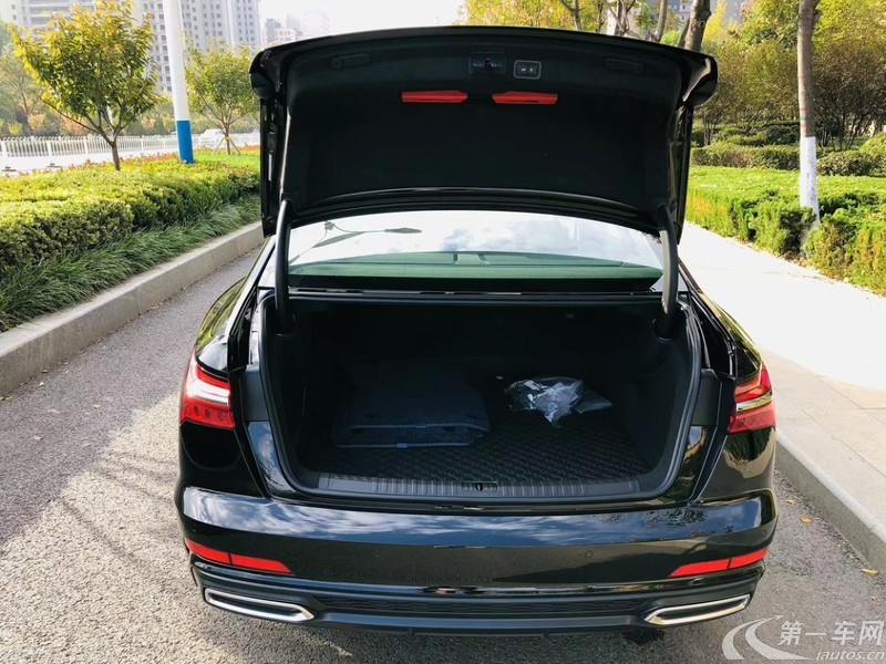 奥迪A6L 55TFSI 2022款 3.0T 自动 尊享致雅型 (国Ⅵ) 