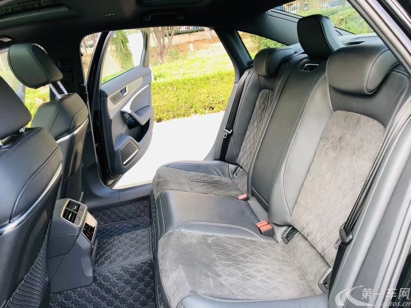 奥迪A6L 55TFSI 2022款 3.0T 自动 尊享致雅型 (国Ⅵ) 
