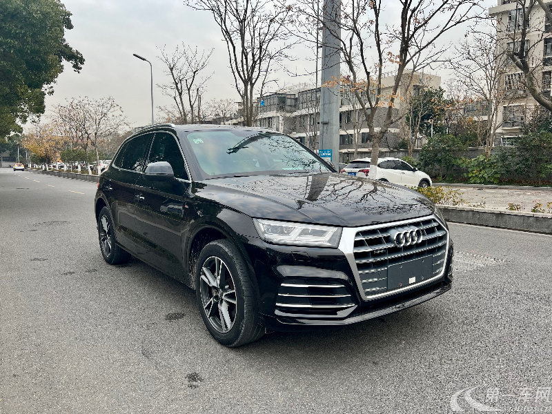 奥迪Q5L 40TFSI 2018款 2.0T 自动 荣享时尚型 (国Ⅴ) 