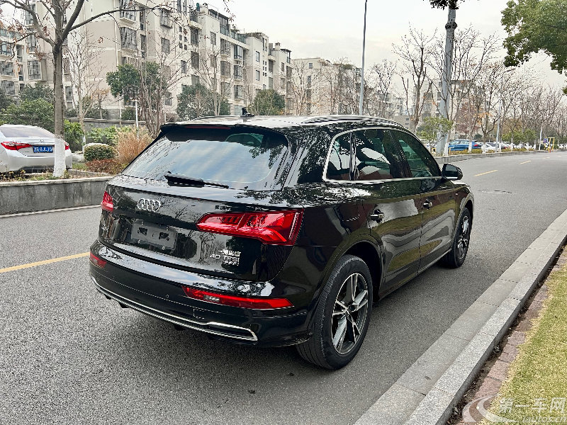 奥迪Q5L 40TFSI 2018款 2.0T 自动 荣享时尚型 (国Ⅴ) 