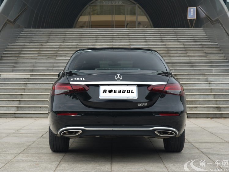 奔驰E级 300L 2023款 2.0T 自动 汽油 运动时尚型 (国Ⅵ) 