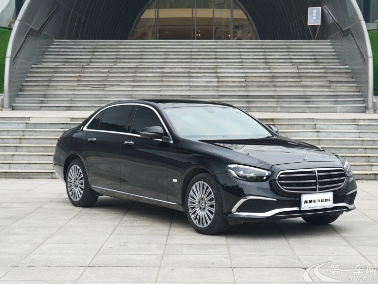 奔驰E级 300L 2023款 2.0T 自动 汽油 运动时尚型 (国Ⅵ) 