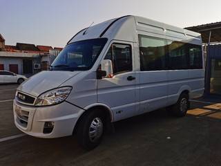 依维柯宝迪 A42 3.0T 手动 尊享客车 