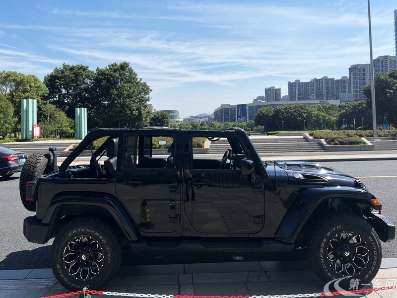 吉普牧马人 [进口] 2014款 3.0L 自动 四驱 Sahara 