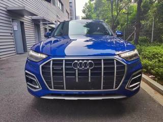 奥迪Q5L 45TFSI 2.0T 自动 豪华致雅型 