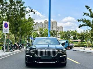 宝马7系 740Li 3.0T 自动 领先型M运动套装 