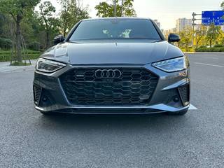 奥迪A4L 45TFSI 2.0T 自动 quattro臻选动感型 