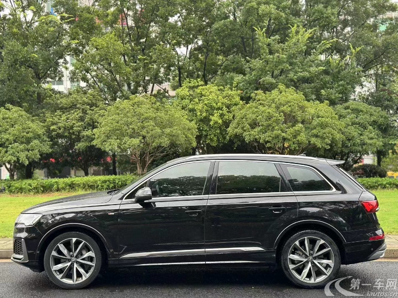 奥迪Q7 55 [进口] 2019款 3.0T 自动 S-Line运动型 