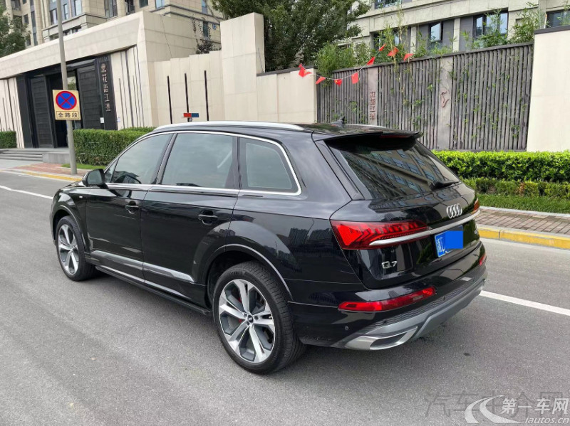 奥迪Q7 55 [进口] 2021款 3.0T 自动 运动型quattro-S-line 