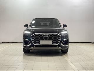 奥迪Q5L 40TFSI 2.0T 自动 时尚动感型 