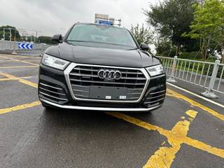 奥迪Q5L 40TFSI 2.0T 自动 荣享时尚型 