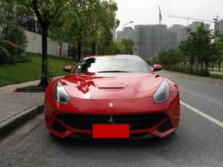 法拉利F12 Berlinetta 6.3L 