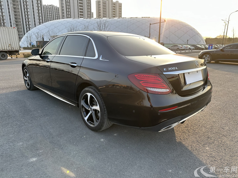 奔驰E级 E260L 2019款 1.5T 自动 四驱 运动型 (国Ⅵ) 