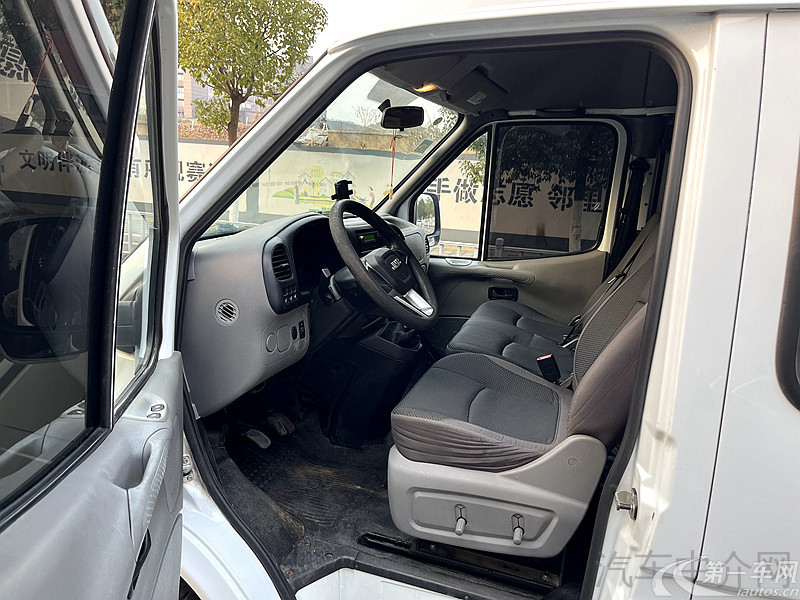 江铃特顺 2019款 2.8T 手动 短轴中顶 (国Ⅵ) 