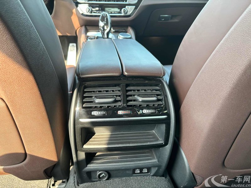 宝马5系 530Li 2018款 2.0T 自动 汽油 领先型豪华套装改款 (国Ⅵ) 