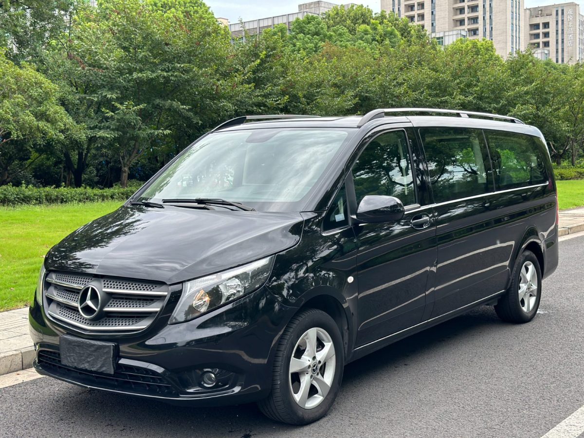 奔驰威霆 2020款 2.0T 自动 9座 汽油 商务版 价格0万