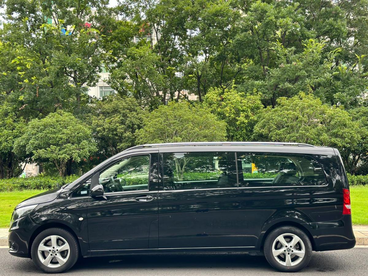 奔驰威霆 2020款 2.0T 自动 9座 汽油 商务版 价格0万 