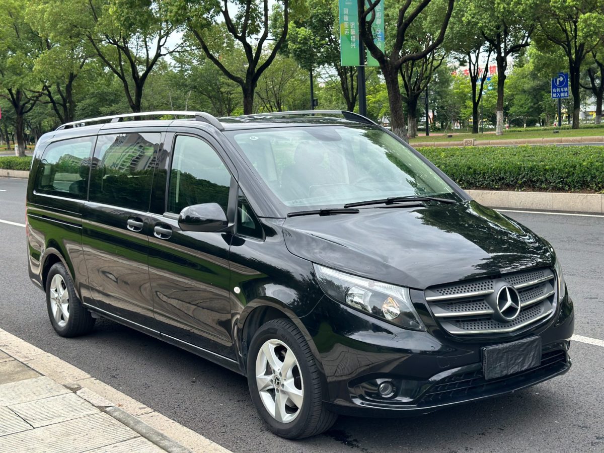 奔驰威霆 2020款 2.0T 自动 9座 汽油 商务版 价格0万 
