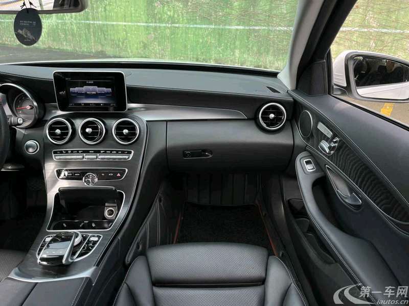 奔驰C级 C300L 2019款 2.0T 自动 (国Ⅵ) 