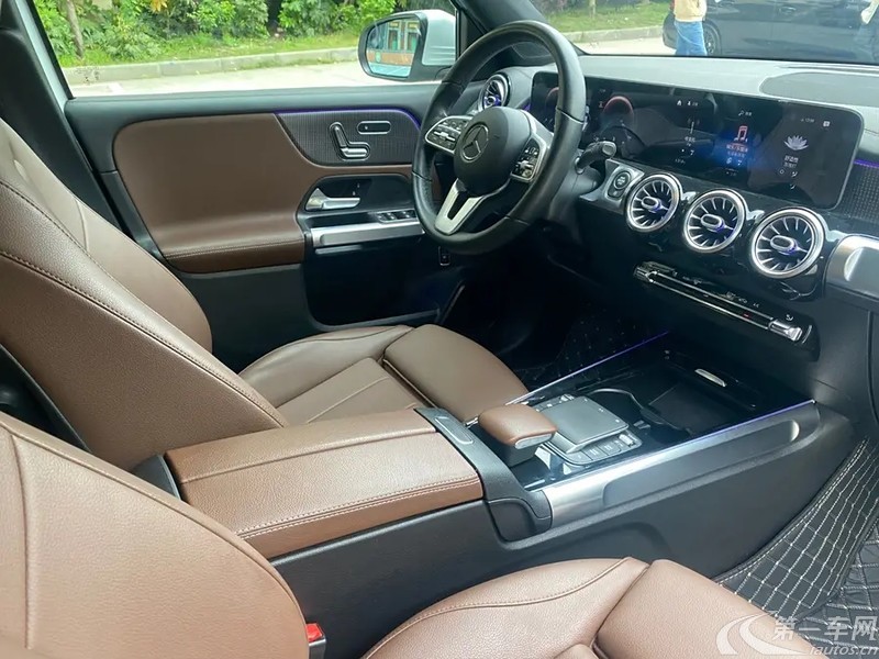 奔驰GLB GLB200 2020款 1.3T 自动 动感型 (国Ⅵ) 