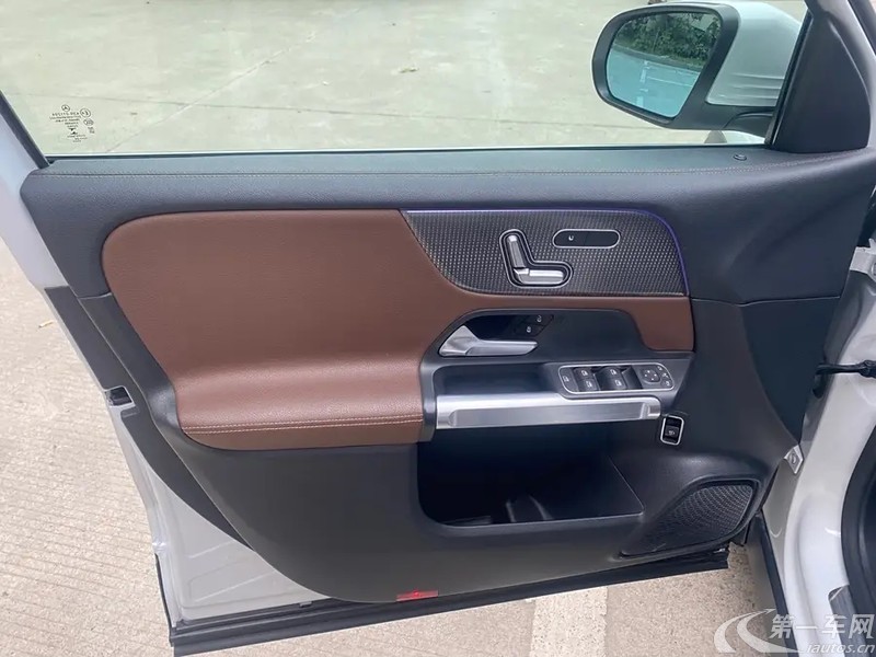 奔驰GLB GLB200 2020款 1.3T 自动 动感型 (国Ⅵ) 