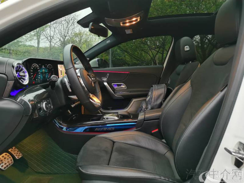 奔驰A级 A200L 2023款 1.3T 自动 运动轿车时尚版 (国Ⅵ) 