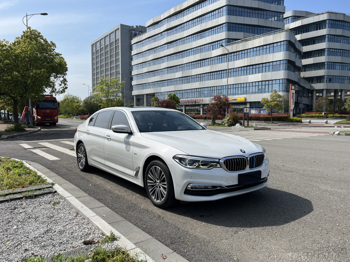 宝马5系 530Li 2018款 2.0T 自动 汽油 尊享型豪华套装 价格0万 